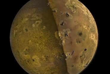 Зонд NASA зблизька зафіксував виверження найбільшого вулкану Сонячної системи (фото)