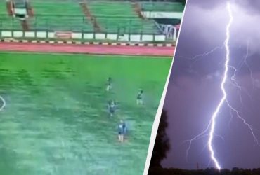 В Индонезии молния убила футболиста во время матча (видео)