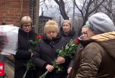 Горіла вся вулиця: у Харкові попрощалися з двома загиблими внаслідок атаки РФ