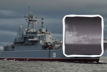 Российский БДК потопили морские дроны: в ГУР показали видео операции