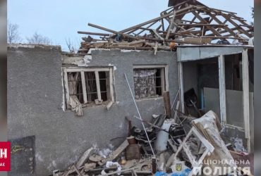 Загинули мама з сином та вагітна жінка: росіяни вдарили ракетами по лікарні й будинку в Селидовому