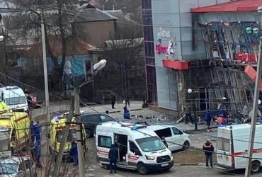 У Бєлгороді пролунали вибухи, повідомляється про приліт у ТЦ і жертви (фото, відео)