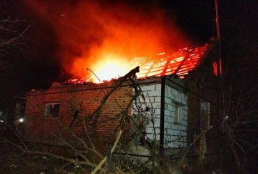 Оккупанты ударили по селу в Харьковской области: сейчас известно о трех погибших (фото)