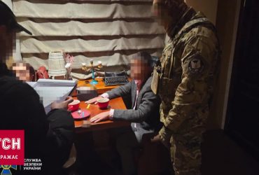 Чиновников областного совета Запорожья задержали на передаче взятки