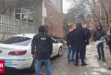 У Дніпрі затримали адвоката, що організував схему незаконного переправлення чоловіків за кордон