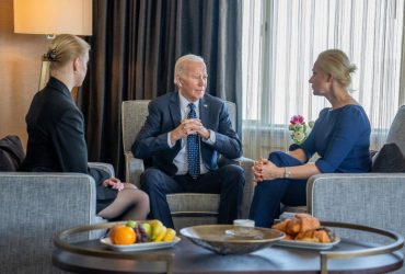 Байден зустрівся з вдовою і дочкою Навального