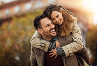 Як не втратити звʼязок з коханими та зберегти почуття: психолог назвала ефективні методи