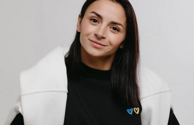 "Як бачите, жива та здорова": Ілона Гвоздьова зробила процедуру від варикозу