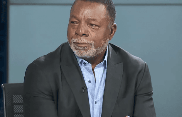 Умер звезда "Рокки" и "Хищника" Карл Вэзерс