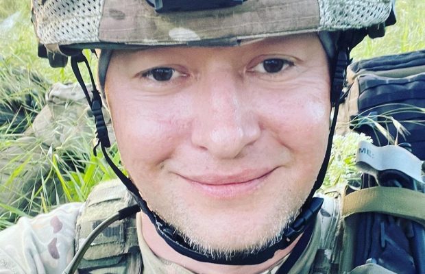 Певец-военный Андрей Хлывнюк получил награду