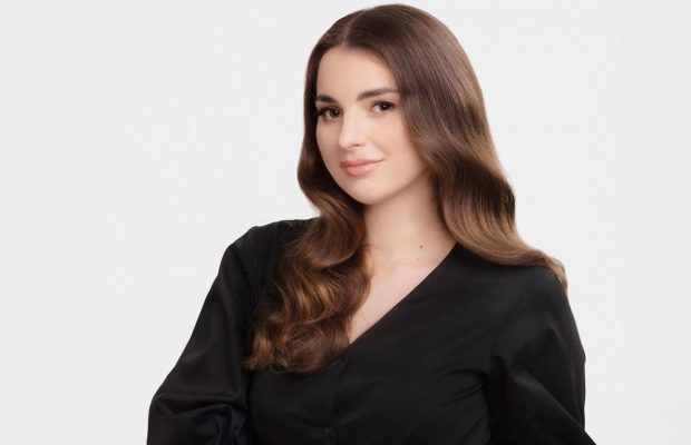 26-річна дочка Скрябіна розповіла про важке захворювання: "В Україні вилікувати не змогли"