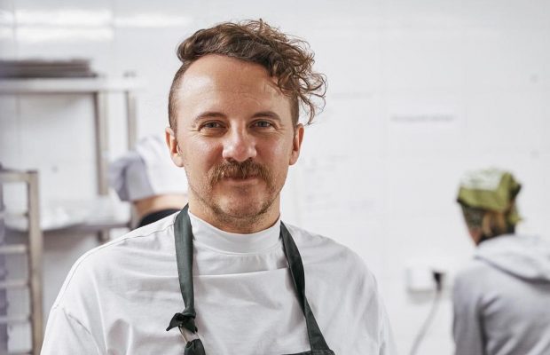 Євген Клопотенко здивував зовнішнім виглядом в 21 рік: таким ви його не бачили (фото)