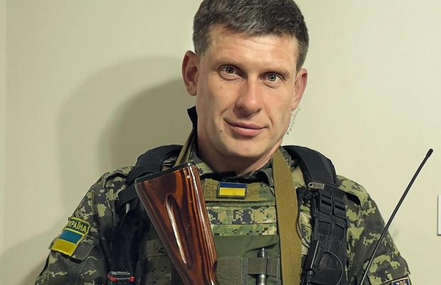 Відомий український актор відповів на хейт через військову форму