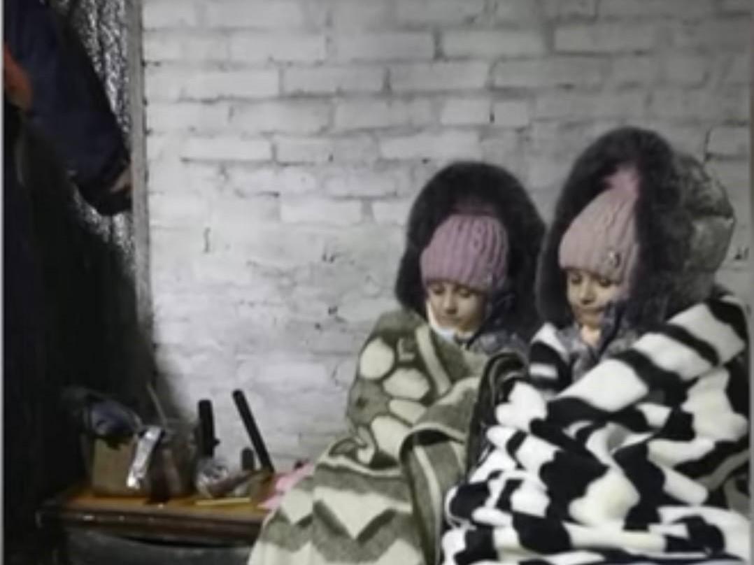 Кадр из клипа группы "ДахаБраха" Кадр из клипа группы "ДахаБраха"