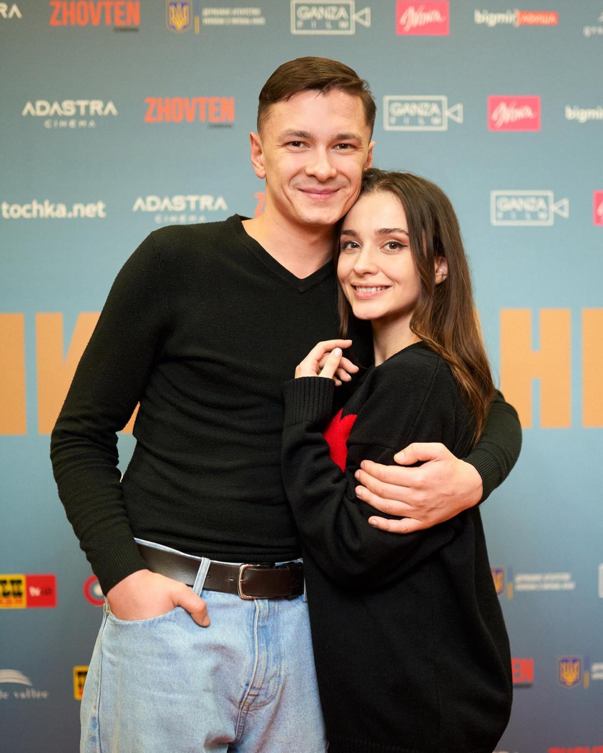 Известная украинская актриса закрутила роман с певцом (фото) Известная украинская актриса закрутила роман с певцом (фото)