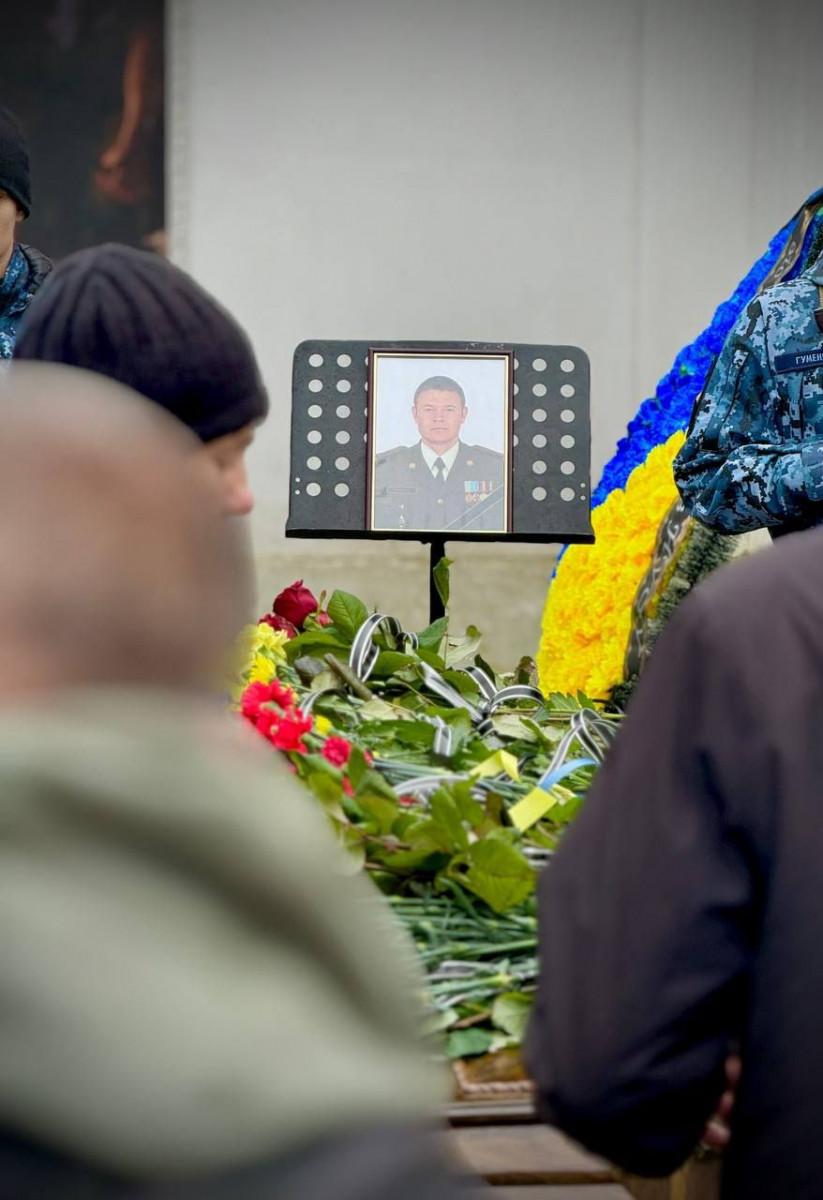 В Одессе попрощались с семьей военного / фото мэрия Одессы В Одессе попрощались с семьей военного / фото мэрия Одессы
