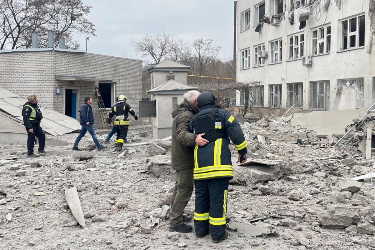 РФ завдала авіаційно-ракетного удару по Сумах / фото Сумської ОВА РФ завдала авіаційно-ракетного удару по Сумах / фото Сумської ОВА