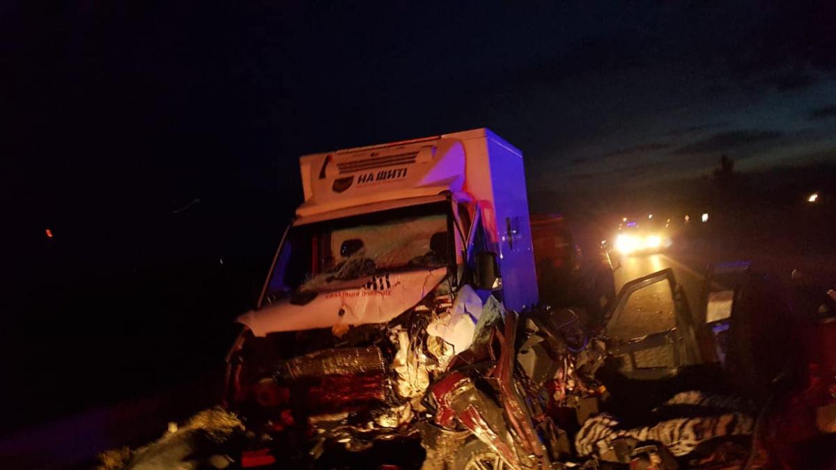 Автомобіль волонтерів, який нещодавно потрапив у ДТП / фото з Facebook-сторінки Наталії Струк Автомобіль волонтерів, який нещодавно потрапив у ДТП / фото з Facebook-сторінки Наталії Струк