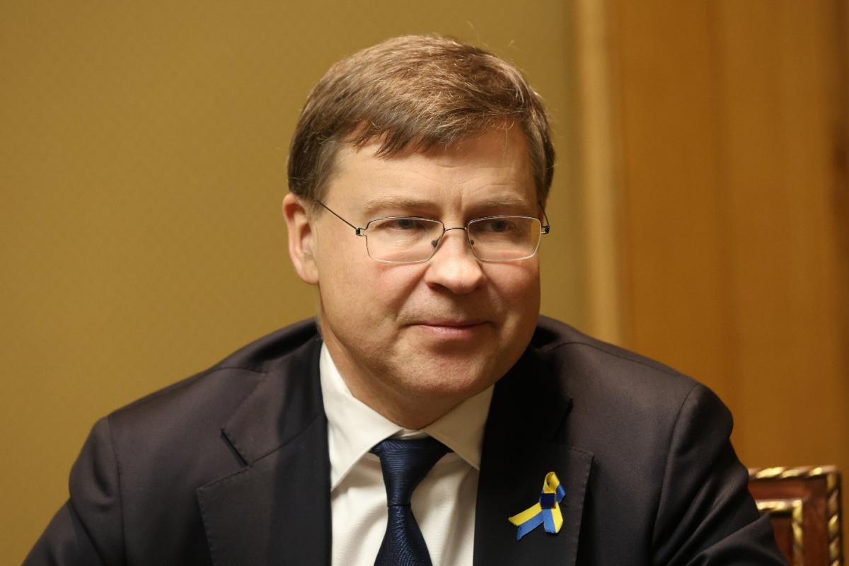 Dombrovskis explained what allows avoiding "surges" of imports on the Romanian markets / photo by Viktor Kovalchuk, UNIAN