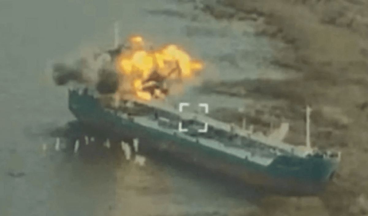 ВСУ уничтожили командный пункт врага на танкере / скриншот с видео