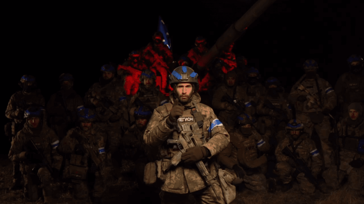Бійці вирішили зі зброєю "проголосувати" на виборах президента Росії проти режиму Путіна / скріншот Бійці вирішили зі зброєю "проголосувати" на виборах президента Росії проти режиму Путіна / скріншот