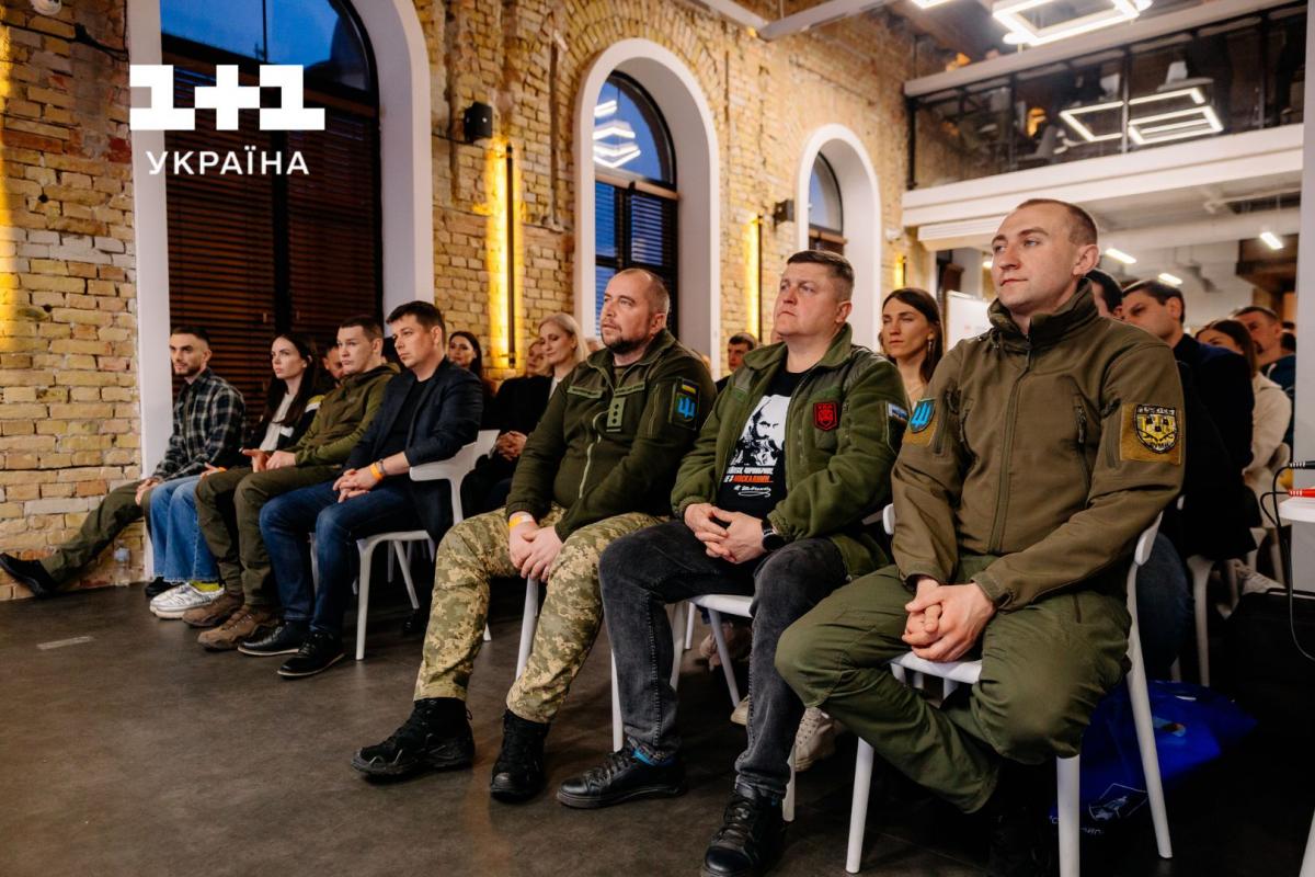 Дружина українського військовополоненого обміняла російського сержанта на пʼять наших захисників: у новому проєкті 'Хоробрі серця' на '1+1 Україна' розкажуть про подвиги українців Дружина українського військовополоненого обміняла російського сержанта на пʼять наших захисників: у новому проєкті 'Хоробрі серця' на '1+1 Україна' розкажуть про подвиги українців