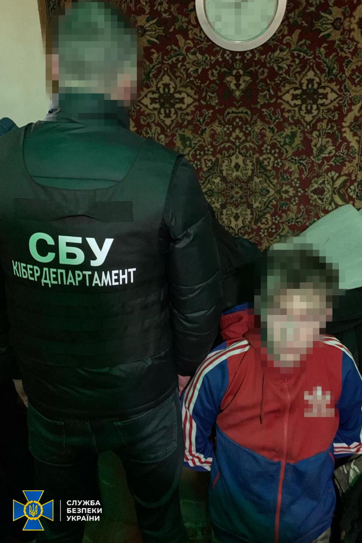 Задержанные они "сливали" геолокации базирования Сил обороны, в том числе военнослужащих Сил специальных операций ВСУ/ фото СБУ Задержанные они "сливали" геолокации базирования Сил обороны, в том числе военнослужащих Сил специальных операций ВСУ/ фото СБУ
