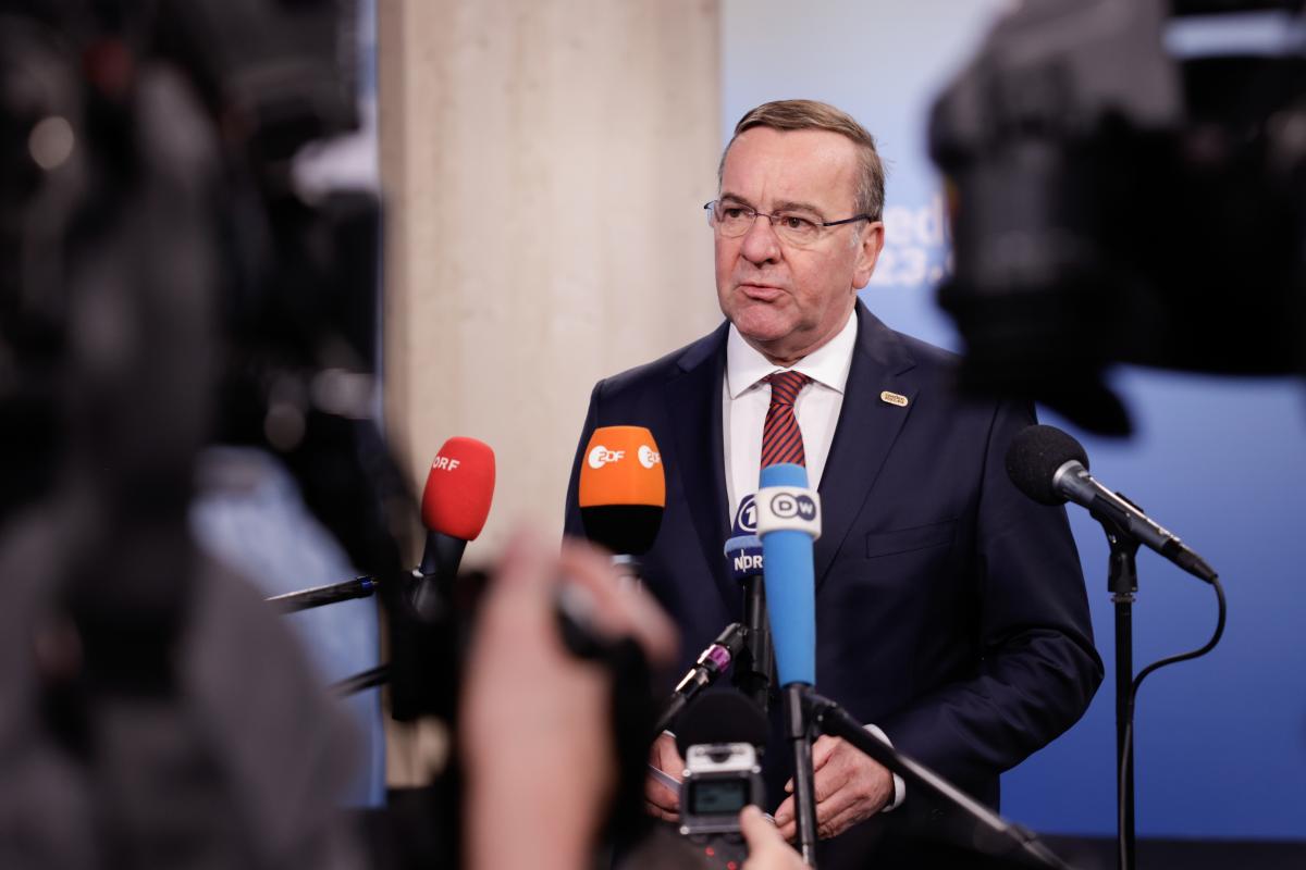 Пісторіус звернувся до міністра фінансів із проханням виділити додаткові кошти для України / фото European Union Пісторіус звернувся до міністра фінансів із проханням виділити додаткові кошти для України / фото European Union