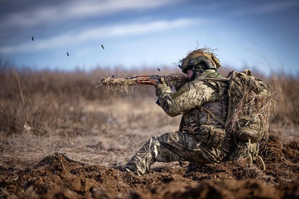 Аналізуючи квітневий місяць, можна також сказати, що він буде найемоційнішим місяцем року, - Суханови / фото Генштаб ЗСУ