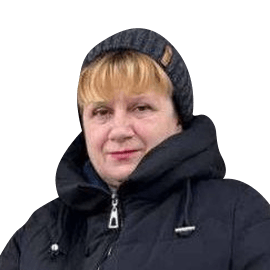 "Один раз шла разносить пенсию, и начали стрелять. Я быстренько в водосточную канаву упала, поползла по ней", – почтальон из Очакова Анжела Яремчук