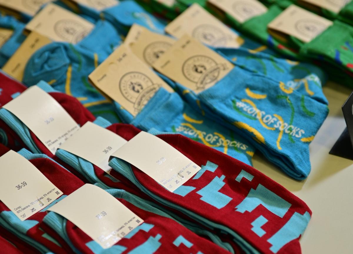 1+1 media долучилася до кампанії 'Lots of Socks' з нагоди Всесвітнього дня людей із синдромом Дауна