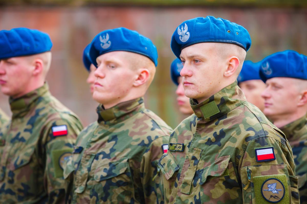 Польща звільняє від кримінальної відповідальності своїх громадян, які воюють за Україну