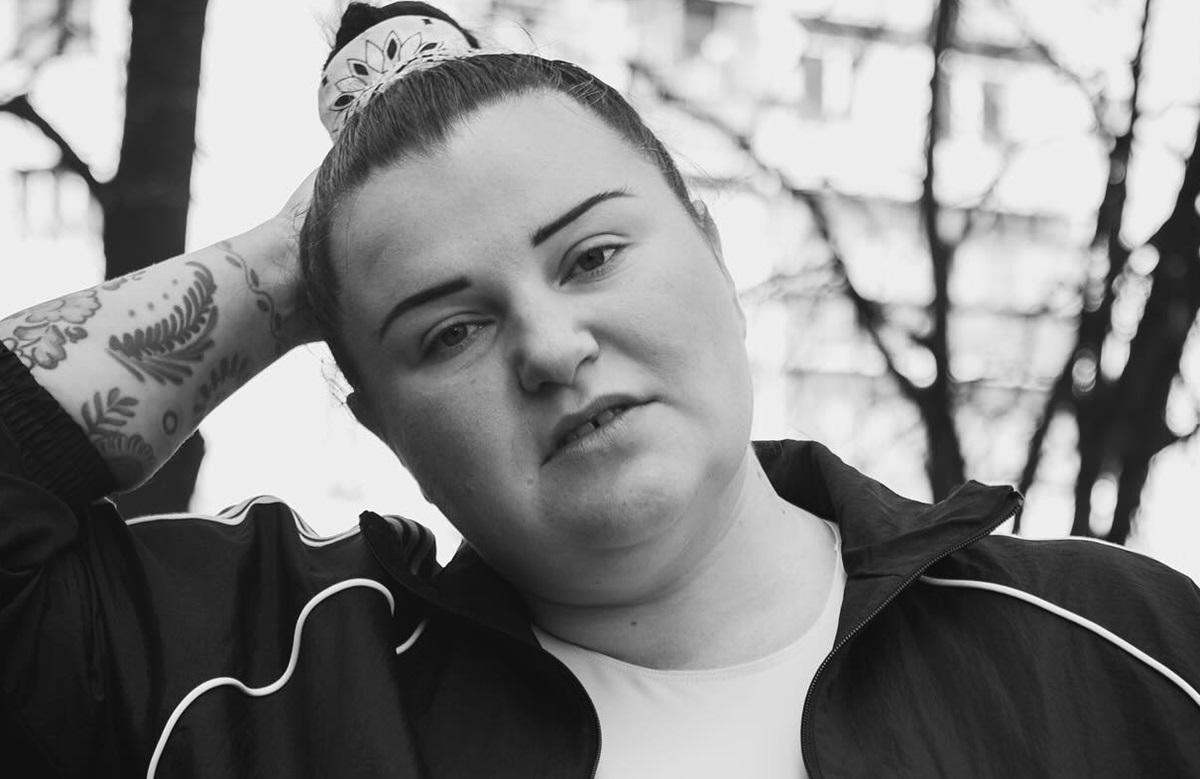 Alyona Alyona со слезами на глазах рассказала о смерти близкого человека Alyona Alyona со слезами на глазах рассказала о смерти близкого человека