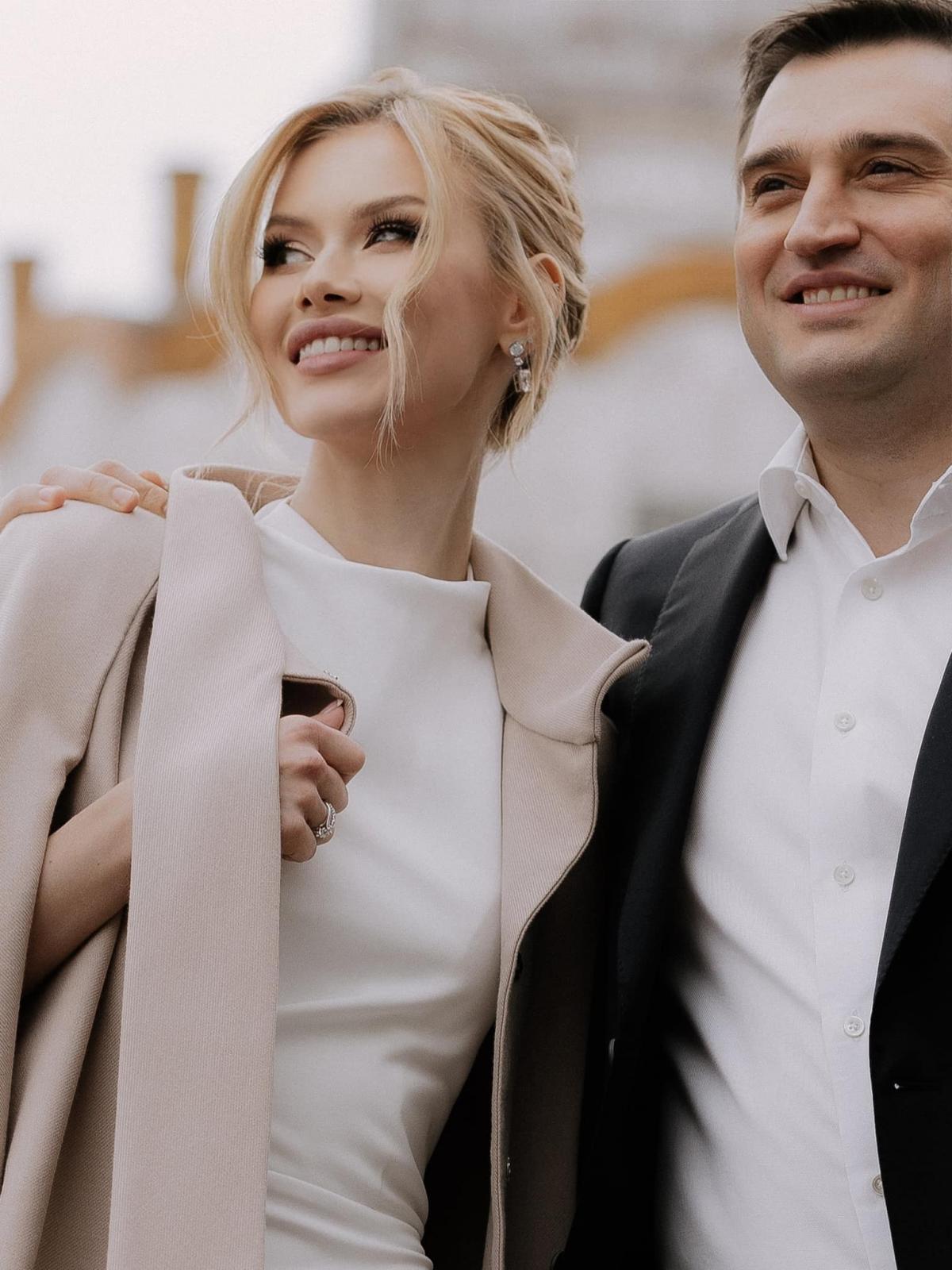 'Міс Україна Всесвіт' уперше показала свого чоловіка-чиновника (фото) 'Міс Україна Всесвіт' уперше показала свого чоловіка-чиновника (фото)