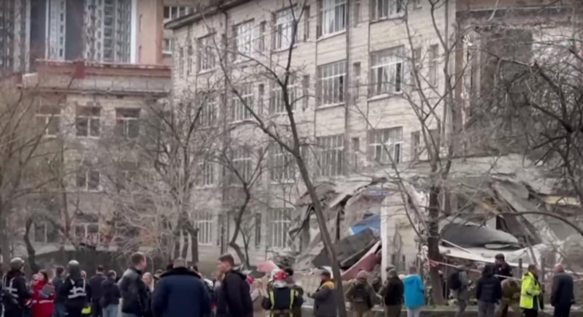 Взрывы в Киеве 25 марта могли быть следствием испытания "Цирконов" Россией / скриншот Взрывы в Киеве 25 марта могли быть следствием испытания "Цирконов" Россией / скриншот