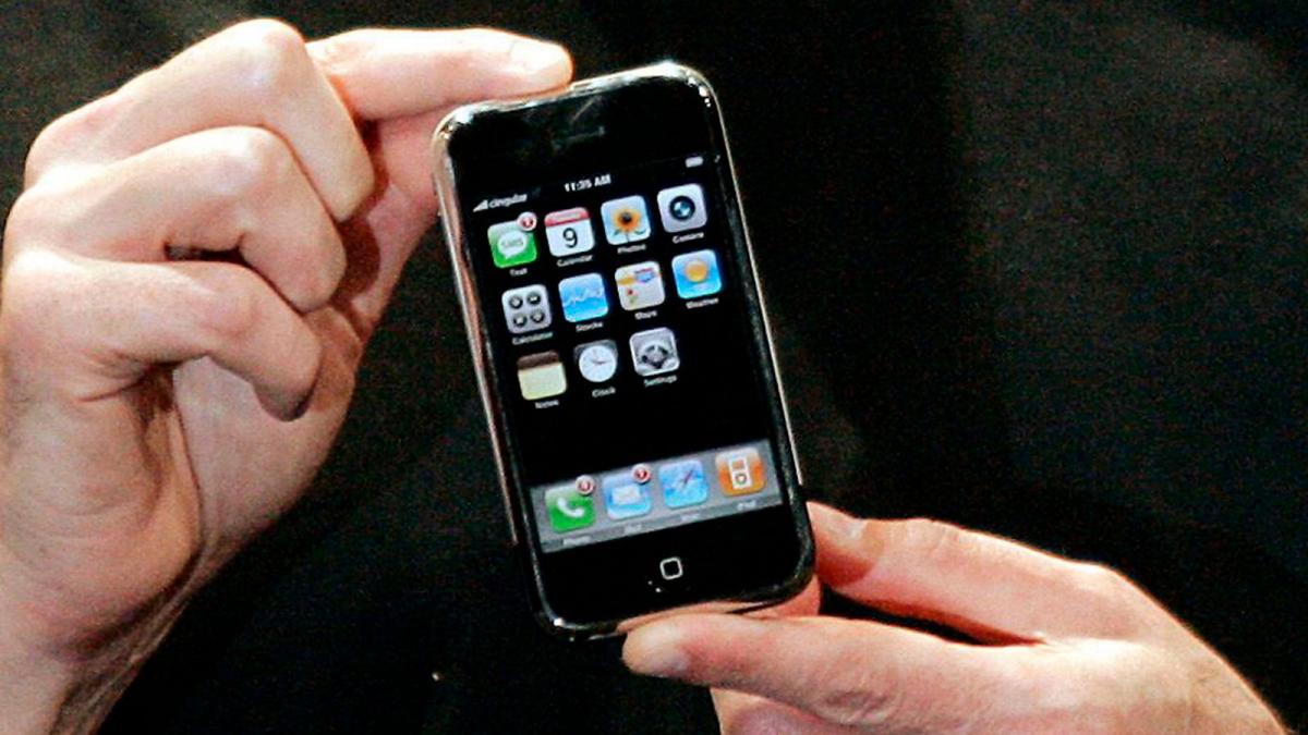 Нагадаємо, перший iPhone був випущений у 2007 році за $499 / Скриншот з відео Нагадаємо, перший iPhone був випущений у 2007 році за $499 / Скриншот з відео