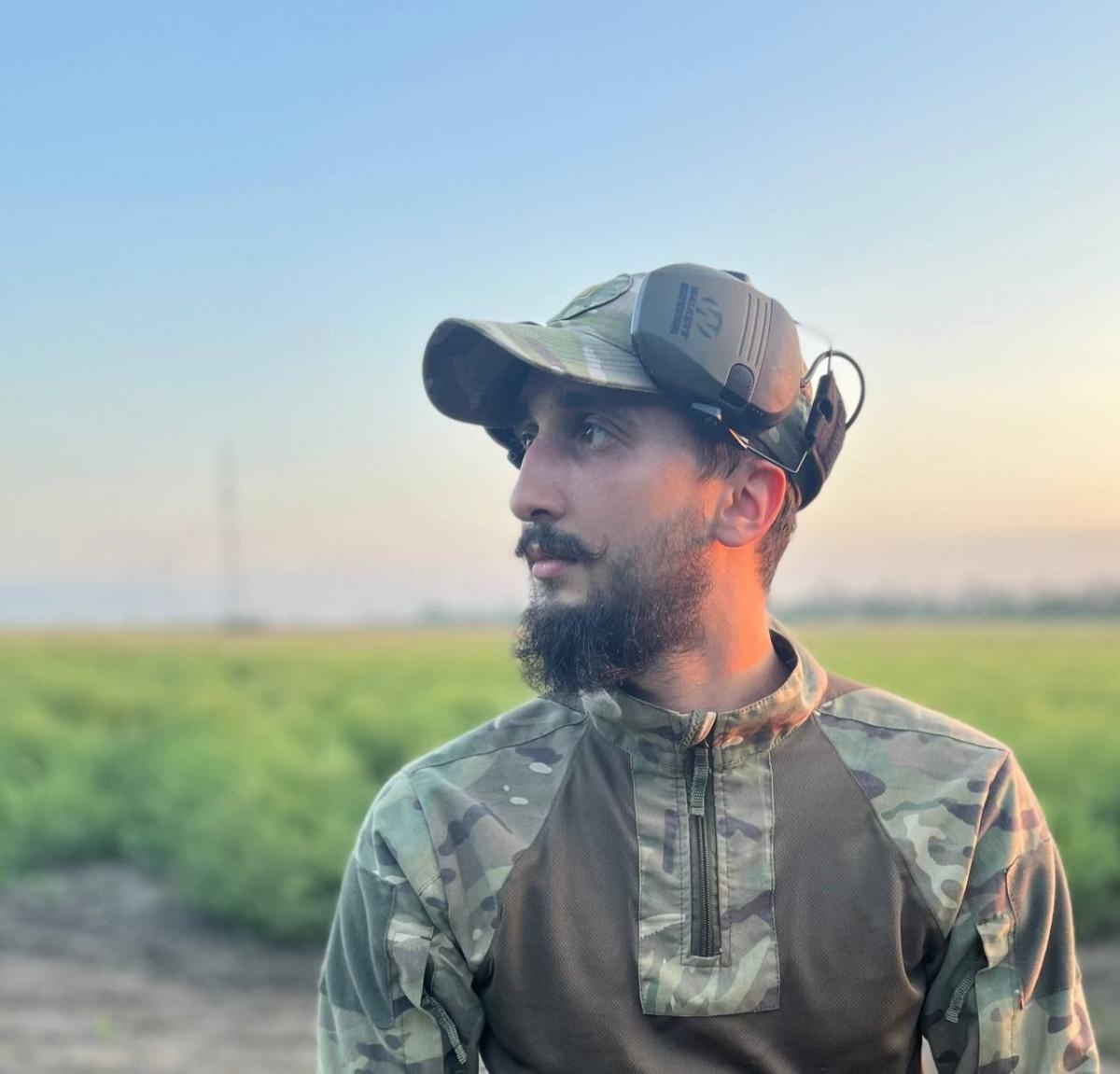 "Найскладніше, коли тягнеться час", - розповів боєць / фото надані Артуром Обоянським "Найскладніше, коли тягнеться час", - розповів боєць / фото надані Артуром Обоянським