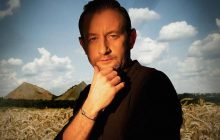 "Не думаю, что это критично": Жадан прокомментировал уместность проведения Нацотбора во время войны