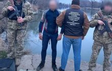 Хотів "магічно зникнути": на кордоні затримали одесита у вбранні, як з фільму жахів (фото, відео)