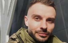 Відомий український ведучий показав, в яких умовах перебуває на службі