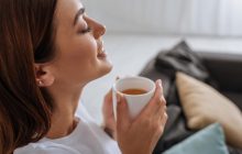 Борется с раком и не только: 7 полезных свойств простого чая
