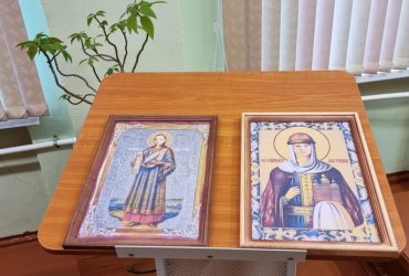 Пранкер велів школам у РФ влаштувати хресний хід з іконою Бандери: що з цього вийшло