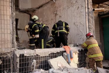 Українські діти – воєнні цілі РФ: Зеленський відреагував на удар по багатоповерхівці Одеси