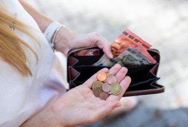 Старші люди мають 3 фінансові звички, які варто переймати зумерам