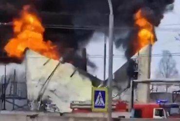 Дроны с утра кошмарят Россию: повторно атакован комбинат в Курской области (видео)