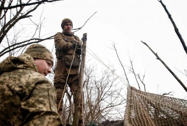 Окупанти пробивають проходи через мінні поля: в ЗСУ розповіли, як це відбувається