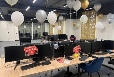 У Києві виявили черговий шахрайський call-центр. Його працівники побили журналістів