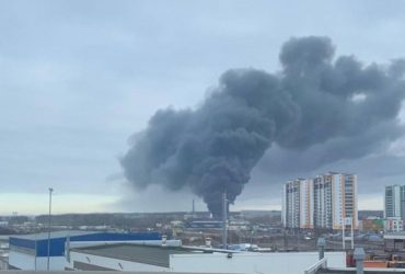 В Санкт-Петербурге прогремел взрыв возле аэропорта: бушует мощный пожар (видео)