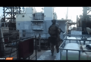 Как возвращали вышку Таврида в Черном море: ГУР показало уникальные кадры спецоперации (видео)