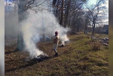 Мужчина погиб в огне: тушил сухую траву, которая горела вокруг его двора